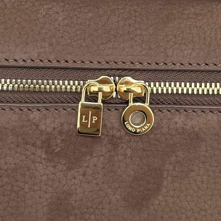 Picture of Loro Piana Handbags _SKUfw236287760fw